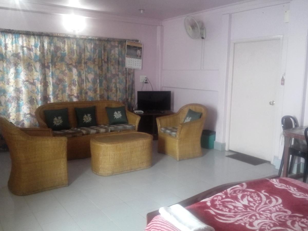 Chief Guest House Āīzawl Exteriör bild